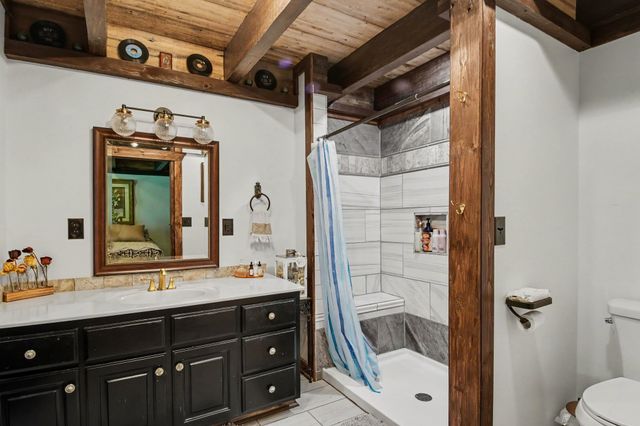 1040 Nosegay Rd, White Bluff, TN 37187