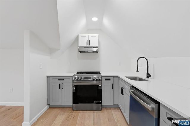 82 Grove Street 4, Montclair, NJ 07042