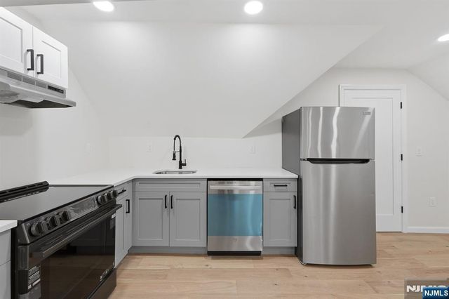 82 Grove Street 4, Montclair, NJ 07042