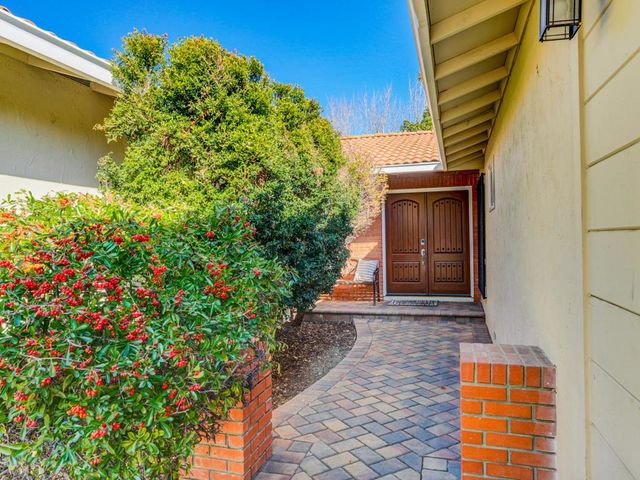1674 S Stelling Road, Cupertino, CA 95014