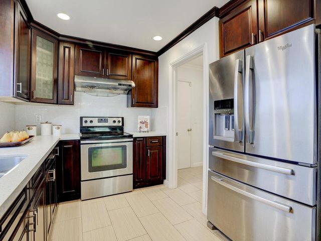 1674 S Stelling Road, Cupertino, CA 95014