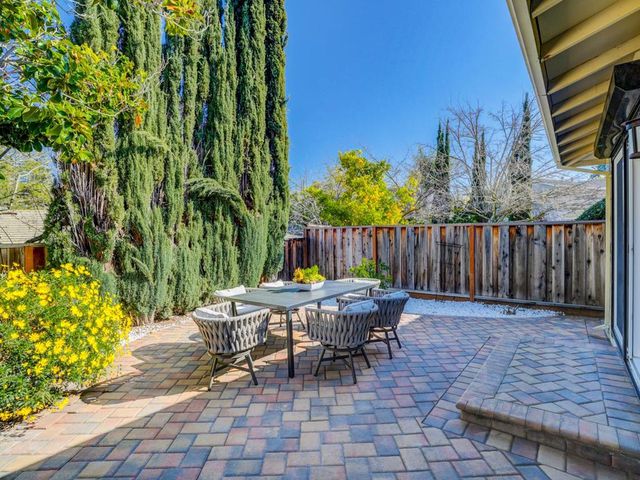 1674 S Stelling Road, Cupertino, CA 95014