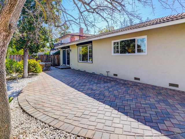 1674 S Stelling Road, Cupertino, CA 95014