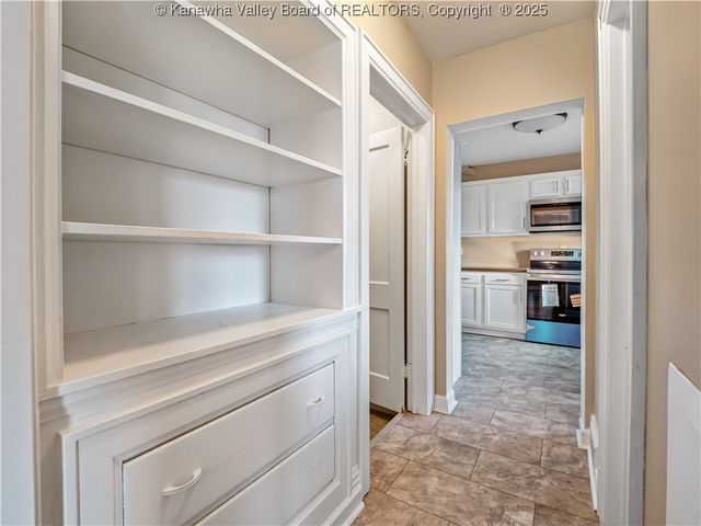 811 Vogel Drive, Charleston, WV 25302