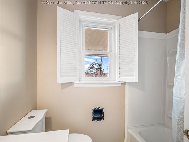 811 Vogel Drive, Charleston, WV 25302