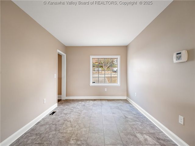 811 Vogel Drive, Charleston, WV 25302