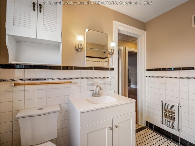 811 Vogel Drive, Charleston, WV 25302