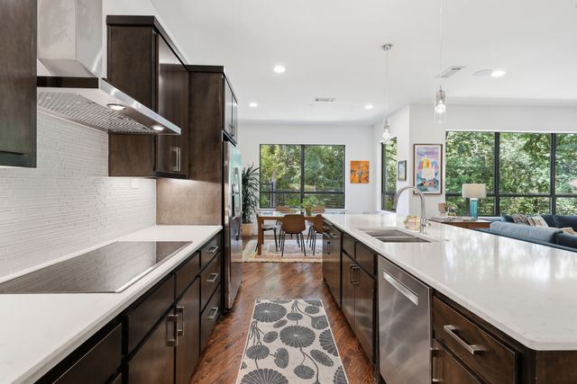 6908 Chantilly Court, Dallas, TX 75214