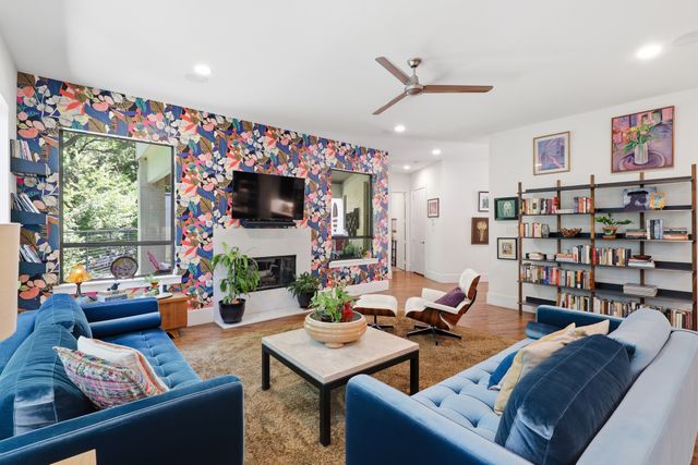 6908 Chantilly Court, Dallas, TX 75214