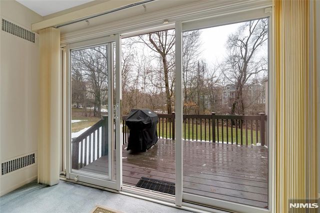 22 Peach Hill Court, Ramsey, NJ 07446