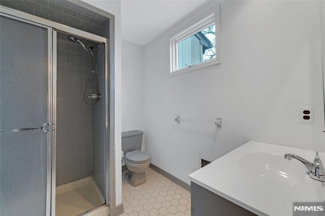 22 Peach Hill Court, Ramsey, NJ 07446