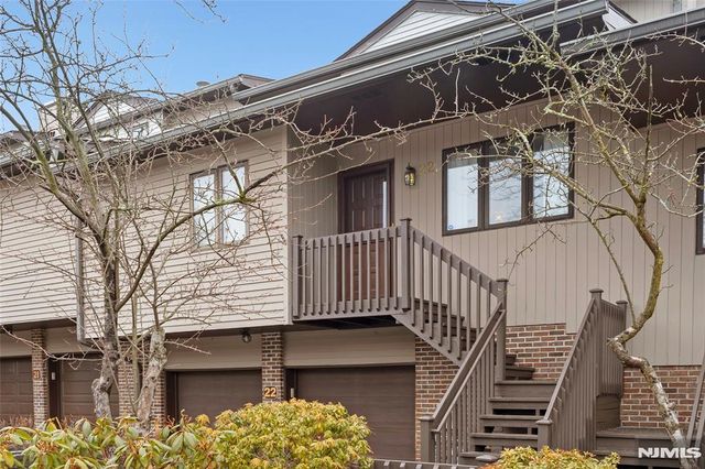 22 Peach Hill Court, Ramsey, NJ 07446