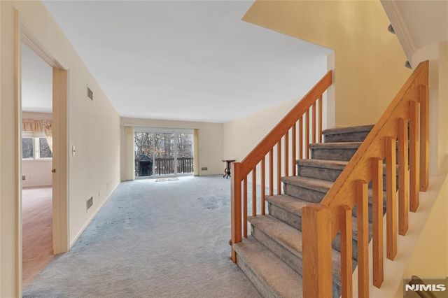 22 Peach Hill Court, Ramsey, NJ 07446