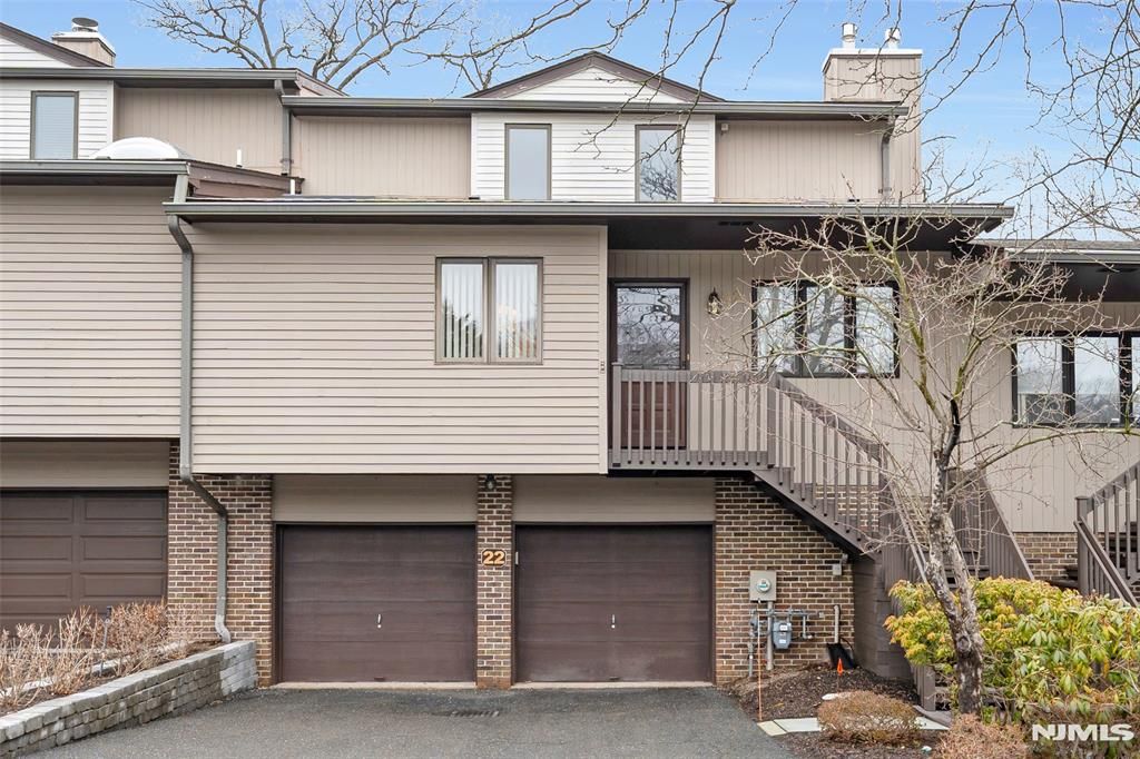 22 Peach Hill Court, Ramsey, NJ 07446