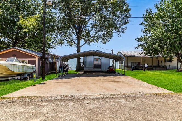 168 Rain Forest Road, Onalaska, TX 77360