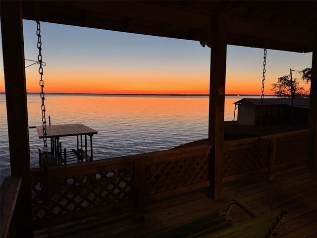 168 Rain Forest Road, Onalaska, TX 77360