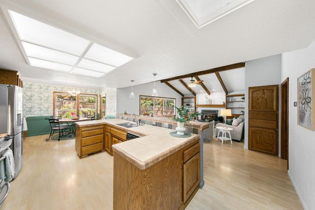 104 Oak Rim Way, Folsom, CA 95630