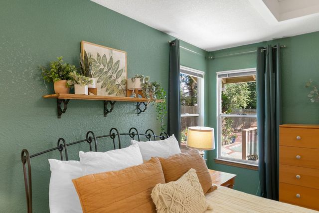 104 Oak Rim Way, Folsom, CA 95630