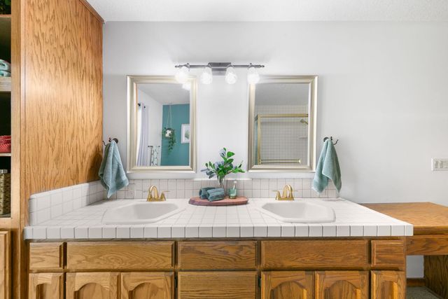 104 Oak Rim Way, Folsom, CA 95630