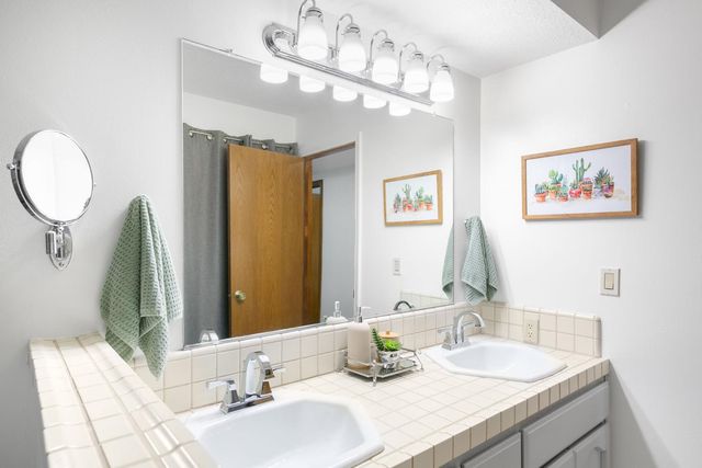 104 Oak Rim Way, Folsom, CA 95630