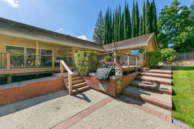 104 Oak Rim Way, Folsom, CA 95630