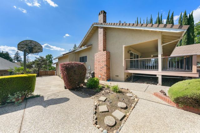 104 Oak Rim Way, Folsom, CA 95630