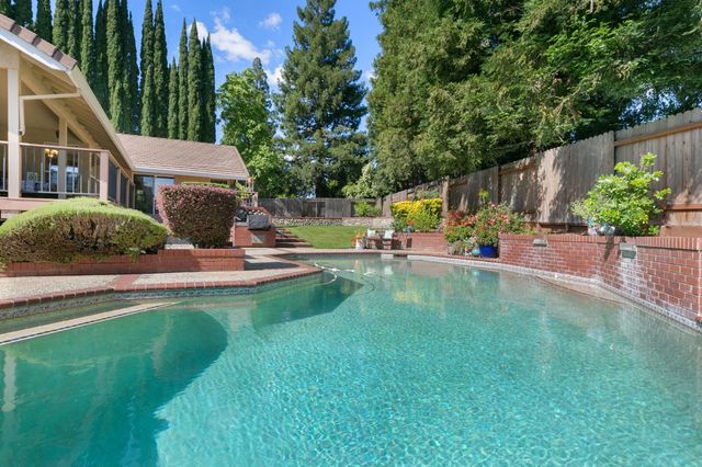 104 Oak Rim Way, Folsom, CA 95630