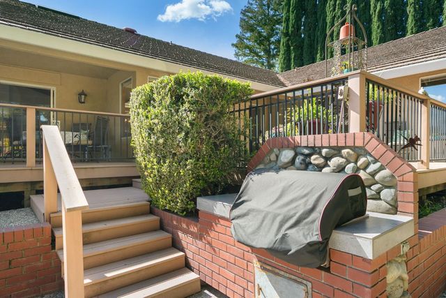 104 Oak Rim Way, Folsom, CA 95630