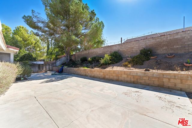 2048 E Avenue R10, Palmdale, CA 93550