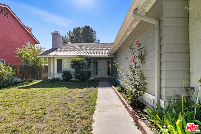 2048 E Avenue R10, Palmdale, CA 93550