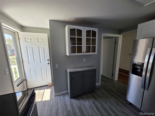 1236 Decamp Street, Burton, MI 48529