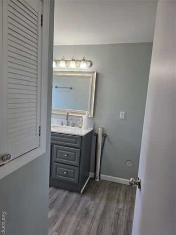 1236 Decamp Street, Burton, MI 48529