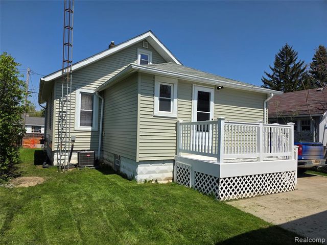 1236 Decamp Street, Burton, MI 48529