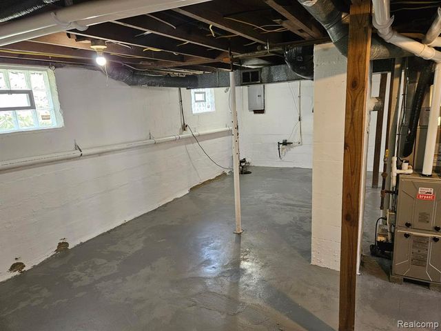 1236 Decamp Street, Burton, MI 48529