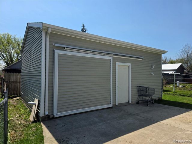 1236 Decamp Street, Burton, MI 48529