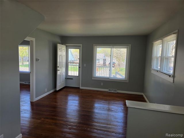 1236 Decamp Street, Burton, MI 48529