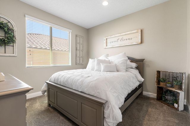 2745 Kings Canyon Loop NE, Rio Rancho, NM 87144