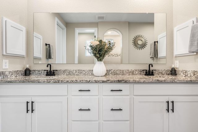 2745 Kings Canyon Loop NE, Rio Rancho, NM 87144