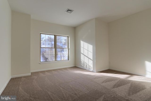 24 GLASGOW CT, Hershey, PA 17033