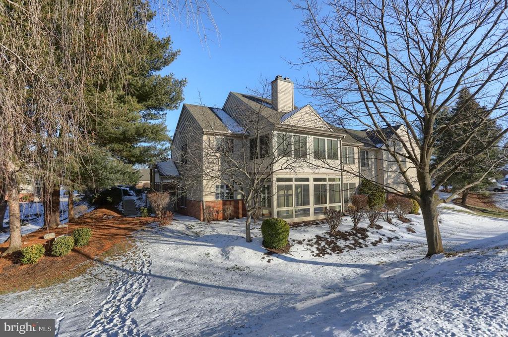 24 GLASGOW CT, Hershey, PA 17033