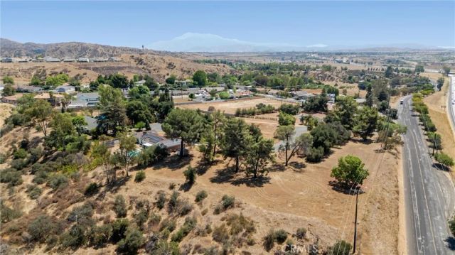 61 Redwood, Calimesa, CA 92320