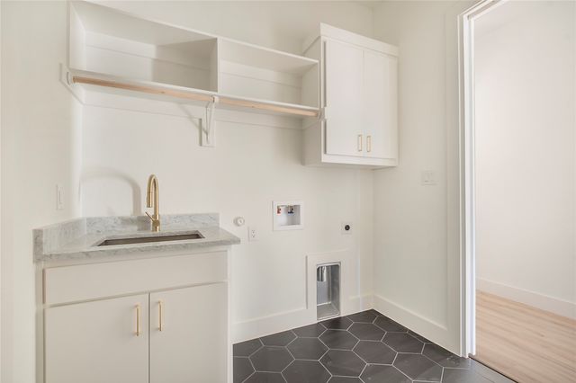 3902 Furey Street, Dallas, TX 75212