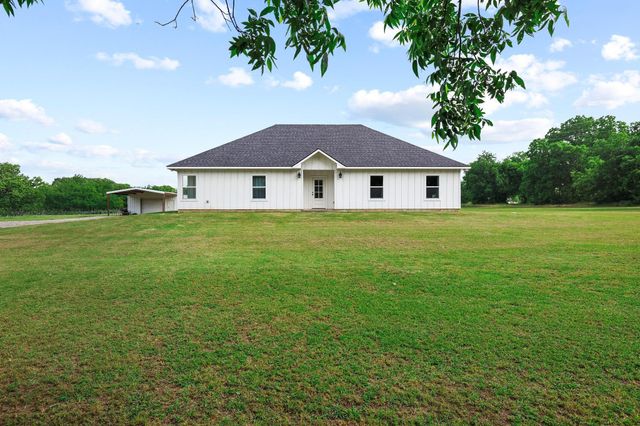 1350 County RD 4040 Road, Ector, TX 75439