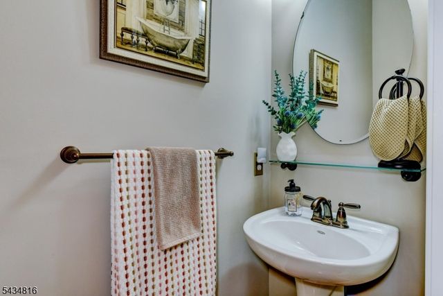 32 Weber Ave, Hillsborough Twp., NJ 08844