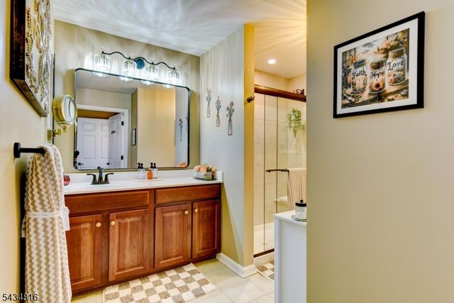 32 Weber Ave, Hillsborough Twp., NJ 08844