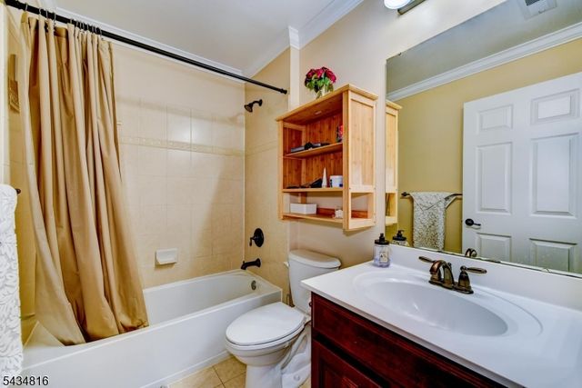 32 Weber Ave, Hillsborough Twp., NJ 08844