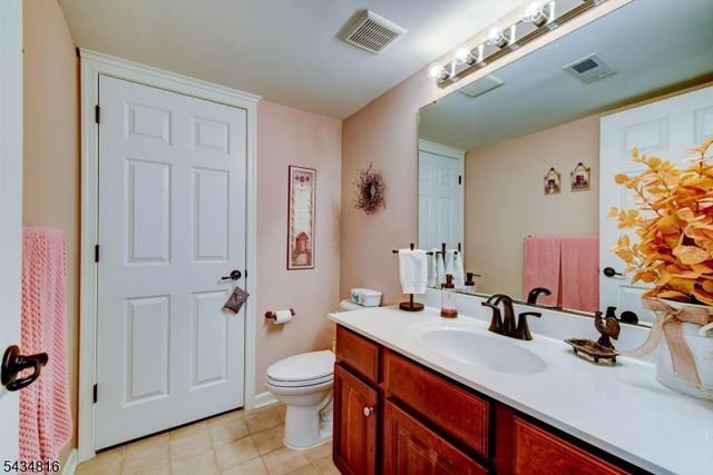 32 Weber Ave, Hillsborough Twp., NJ 08844