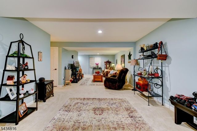 32 Weber Ave, Hillsborough Twp., NJ 08844