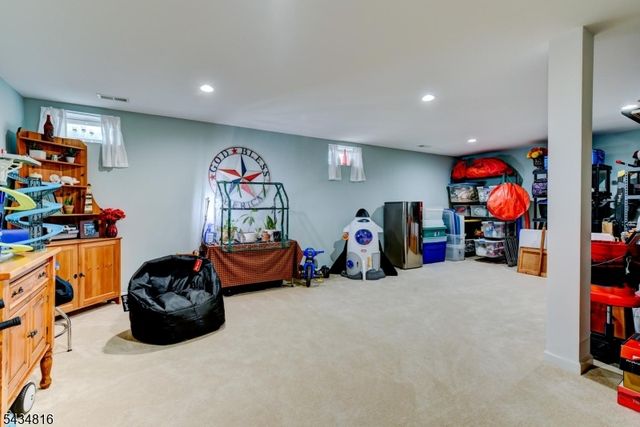 32 Weber Ave, Hillsborough Twp., NJ 08844