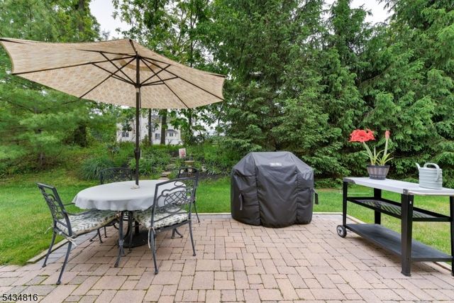 32 Weber Ave, Hillsborough Twp., NJ 08844